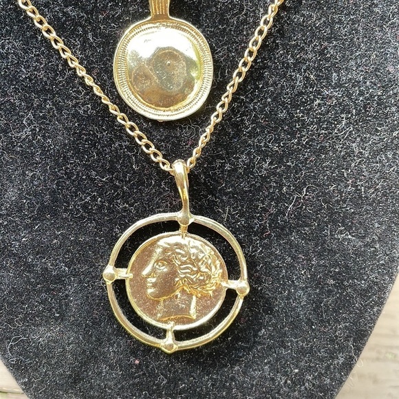Gold Coin Face Layered Gold Fashion Necklace - Picture 10 of 12